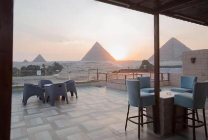 pyramids Retal view inn 