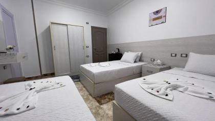 AlaskaPyramidsView - image 22