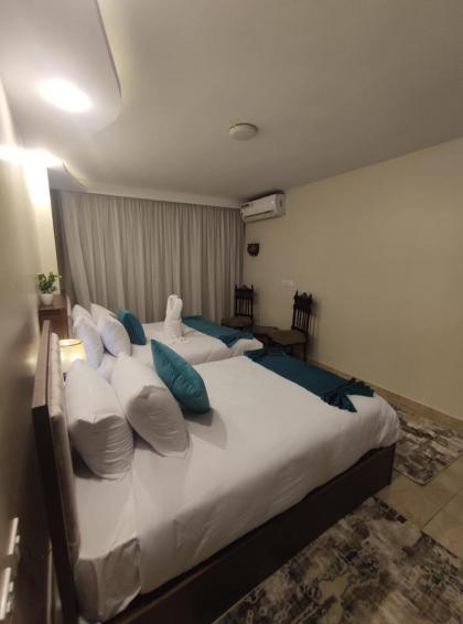 Diamond Pyramids View Apartment - image 10