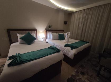 Diamond Pyramids View Apartment - image 14