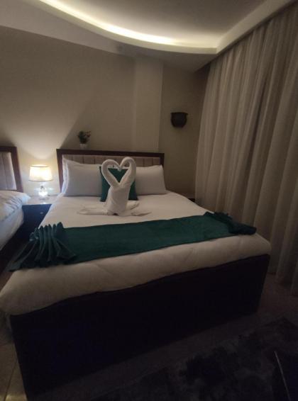 Diamond Pyramids View Apartment - image 8