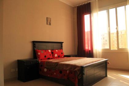 610 residents - image 2