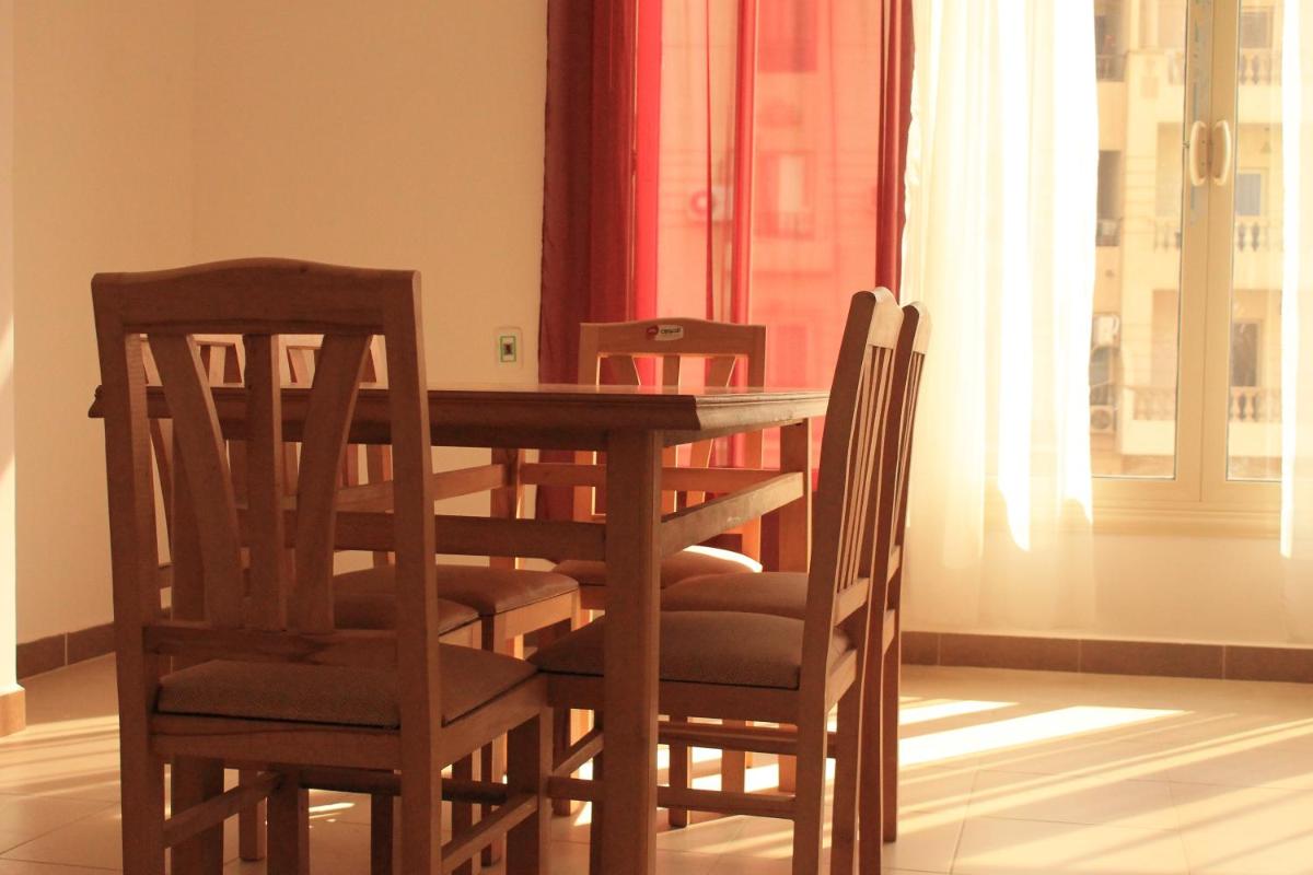 610 residents - image 7