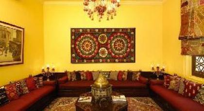 Talisman Hotel - image 1