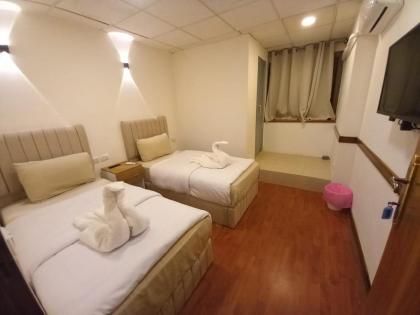 Egy Days Hotel - image 3