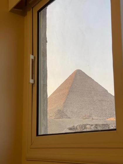 White House Pyramids inn - image 17