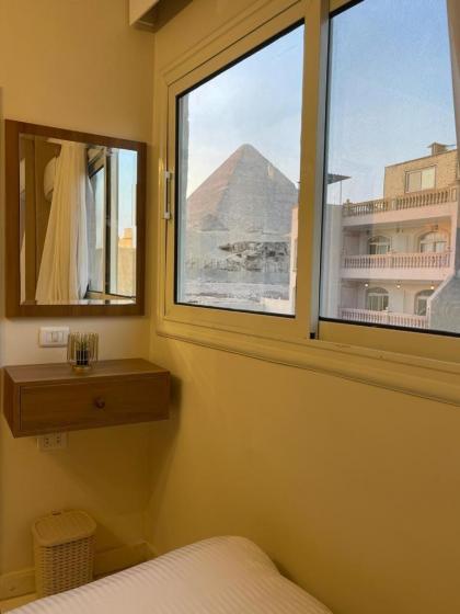 White House Pyramids inn - image 23