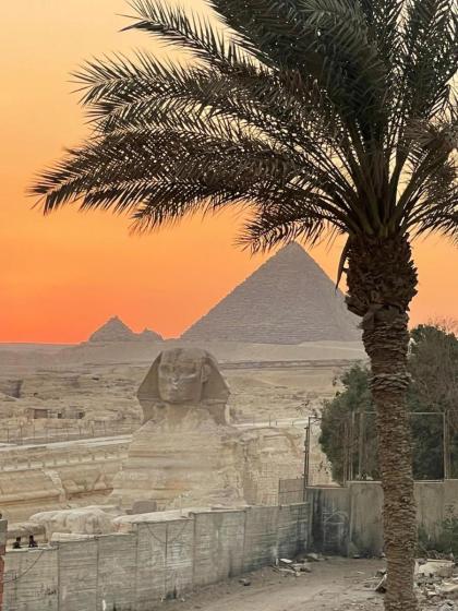 White House Pyramids inn - image 4