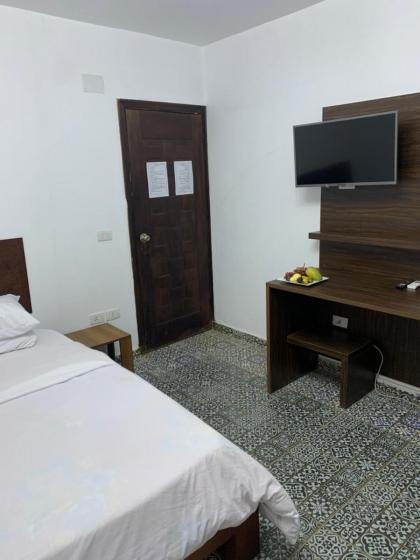 Z Pyramids Inn Cairo