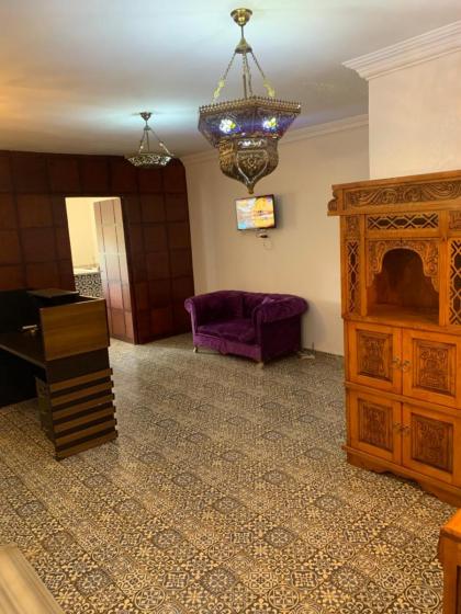 Z Pyramids Inn - image 2