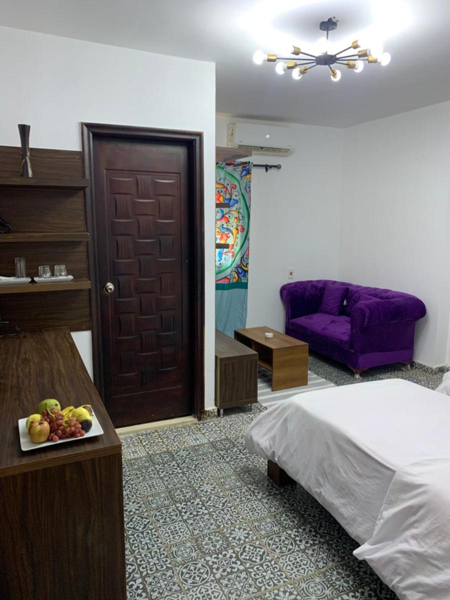 Z Pyramids Inn - image 3