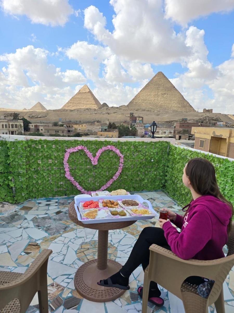 pyramids show - image 3