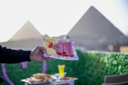 pyramids show - image 4