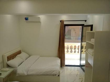Stay of Giza Pyramids - image 12
