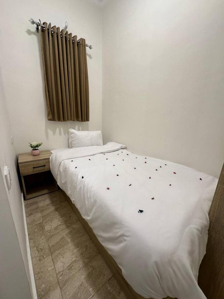 Flower Pyramids Guest House - image 6
