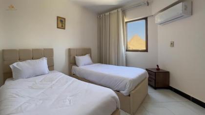 Pyramids & Sphinx View Apartment - image 4