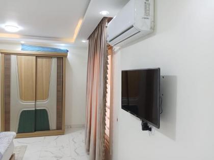 Luxury furnished new apartment al muhandessin شقة جديدة مفروشة سوبر لوكس المهندسين جامعة الدول - image 11