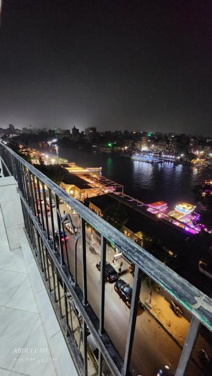 شقة فاخرة مطلة مباشرة على النيل