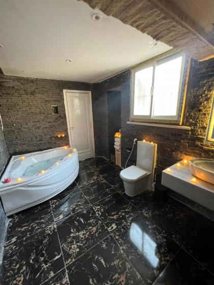 downtown Family Suites - image 12