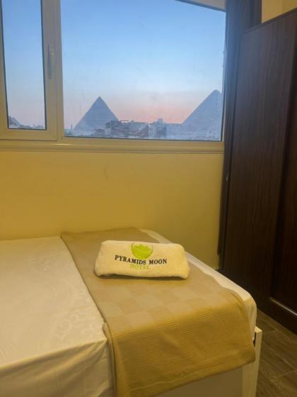 Pyramids moon view - image 18