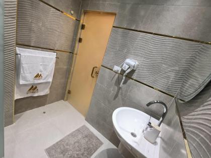 DISCOVER Pyramids inn - image 10