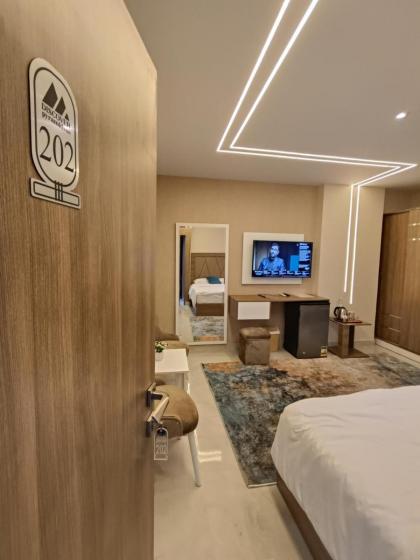 DISCOVER Pyramids inn - image 3