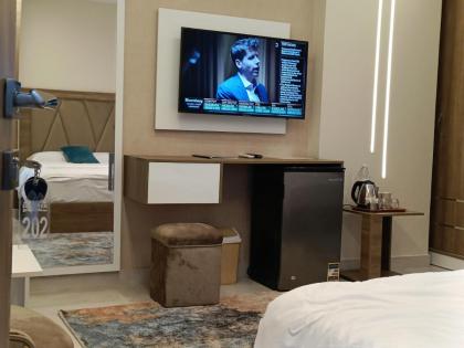 DISCOVER Pyramids inn - image 5