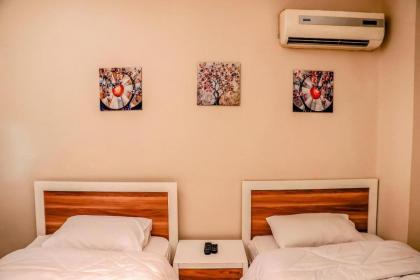LOVELY PYRAMIDS motel - image 9