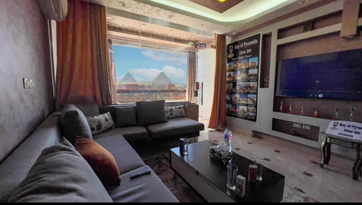 Key Pyramids Apartment - main image