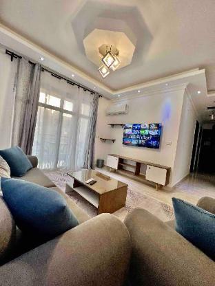 Central-Stylish/unique 2BR Apt+Patio in Madinty - image 2