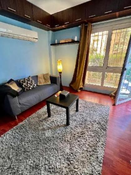 Elegant Studio Apt. with Garden&bbq grill+Sofabed - image 4
