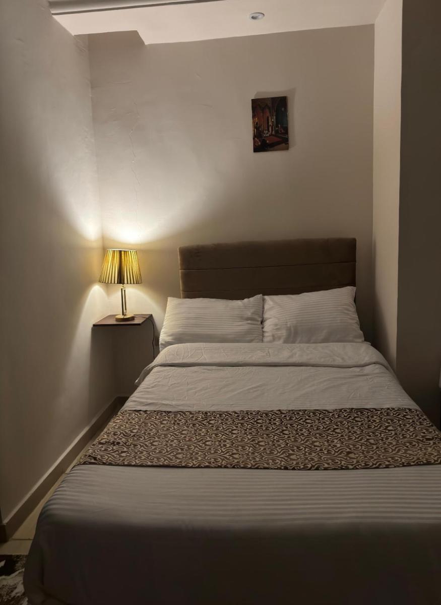 Hur Pyramids land inn - image 7