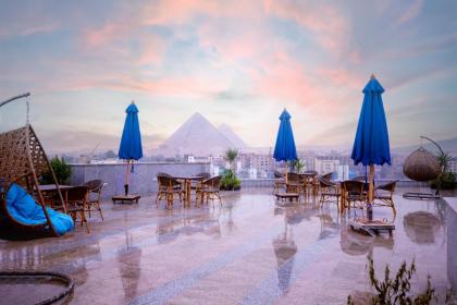 Blue Pyramids Eyes Hotel - image 2