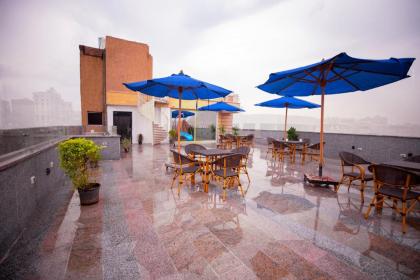 Blue Pyramids Eyes Hotel - image 3