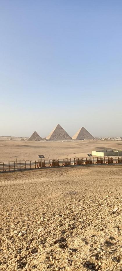 desert pyramids view inn - image 14