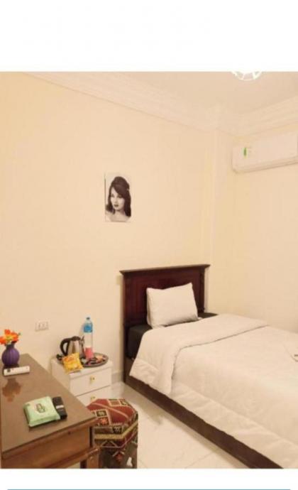 desert pyramids view inn - image 23