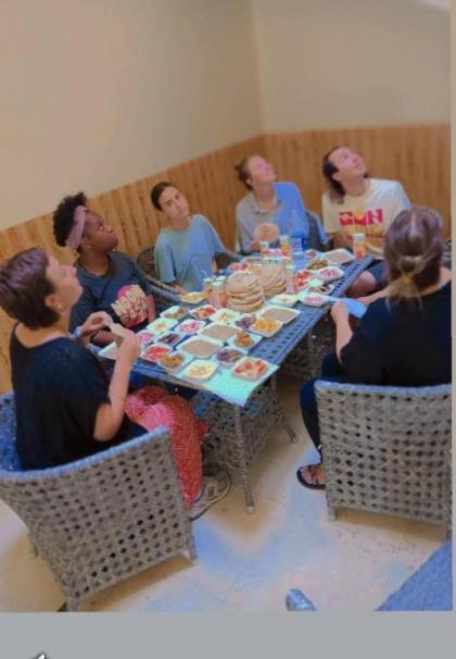 desert pyramids view inn - image 27