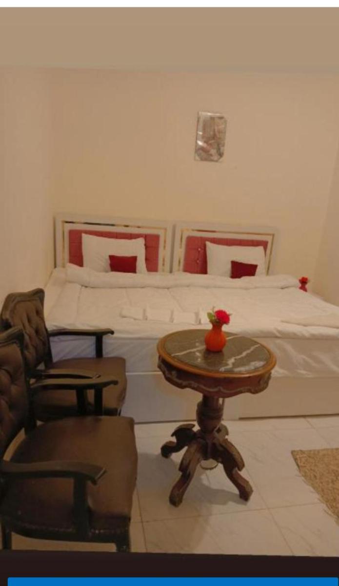 desert pyramids view inn - image 6