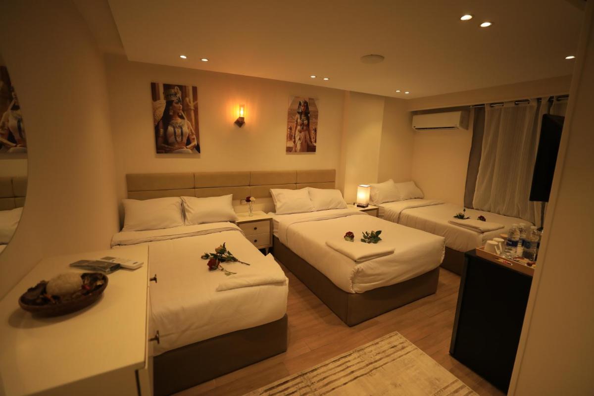 Pyramids Heart Hotel - main image