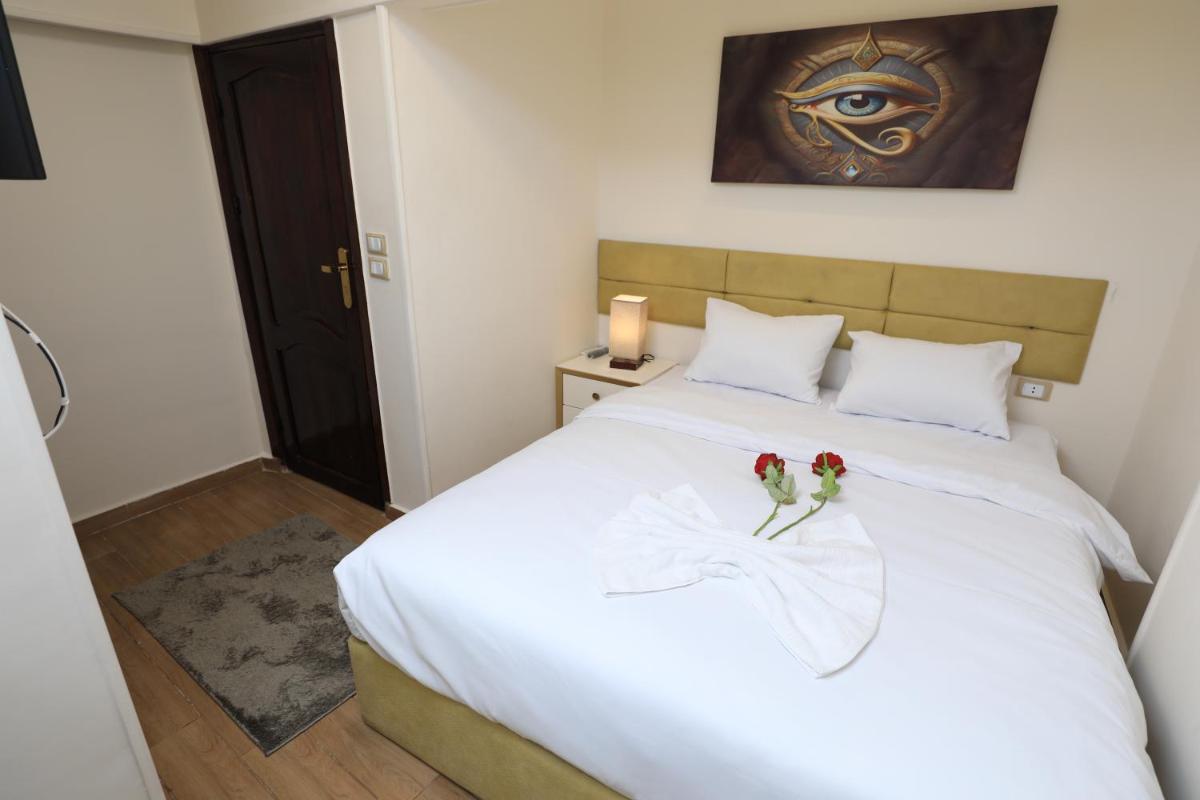 Pyramids Heart Hotel - image 7