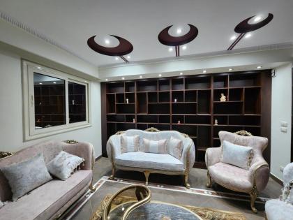 شقة فاخرة وفيو خرافى فى maadi - image 19