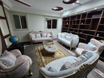 شقة فاخرة وفيو خرافى فى maadi - image 21