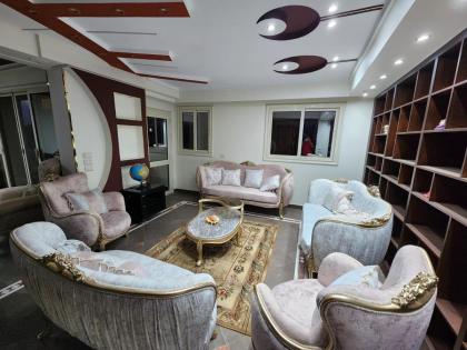 شقة فاخرة وفيو خرافى فى maadi - image 22