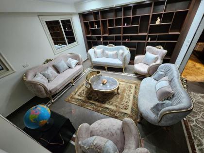 شقة فاخرة وفيو خرافى فى maadi - image 25