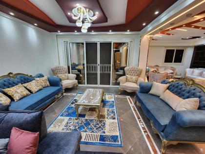 شقة فاخرة وفيو خرافى فى maadi - image 6