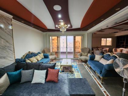 شقة فاخرة وفيو خرافى فى maadi - image 7
