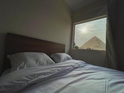 Glamour Pyramids Hotel - image 11