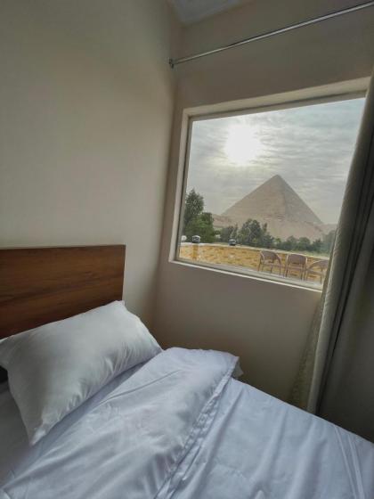Glamour Pyramids Hotel - image 14