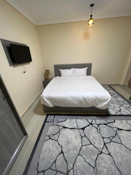 Glamour Pyramids Hotel - image 17