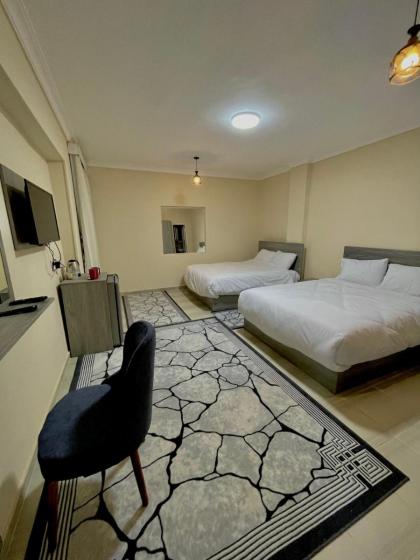 Glamour Pyramids Hotel - image 3